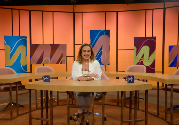 Com Cissa Guimarães, ‘Sem Censura’ volta às origens nesta segunda-feira (26)