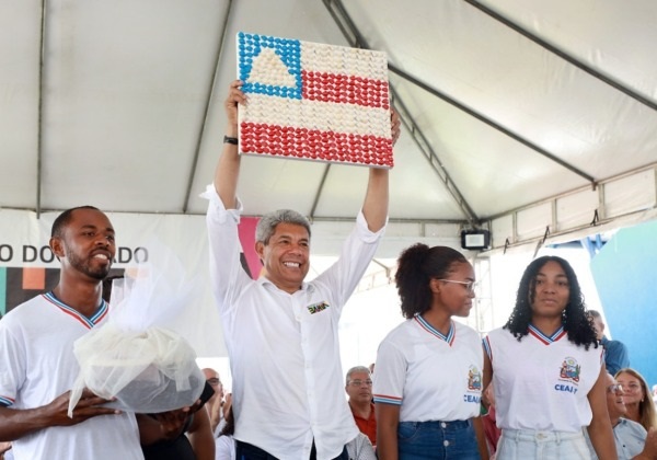 Jerônimo inaugura nova escola em tempo integral no Distrito de Caípe