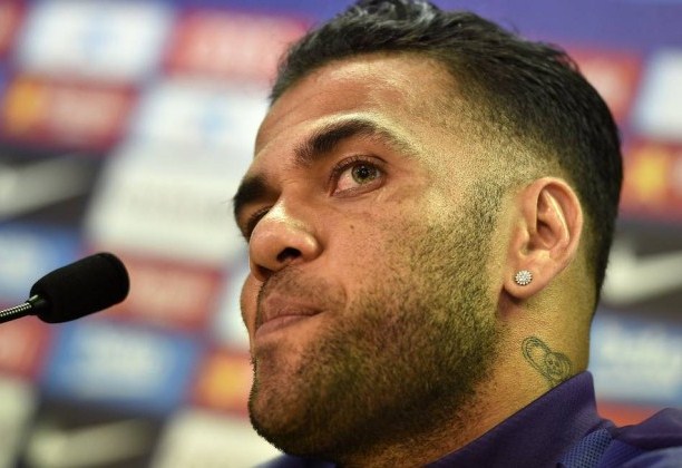 Daniel Alves nega agressão sexual em tribunal de Barcelona