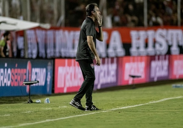 Vitória enfrenta o Altos-PI na estreia da Copa do Nordeste; confira provável escalação