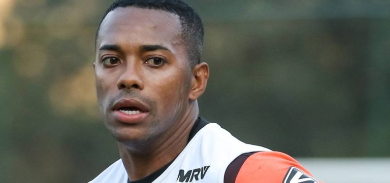 Defesa de Robinho entra com novo habeas corpus no Supremo
