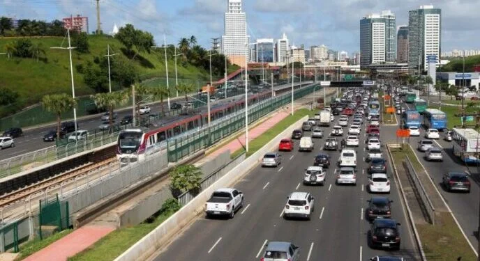 Prazo para proprietários com placas 1 e 2 pagarem com desconto de 8% no IPVA
