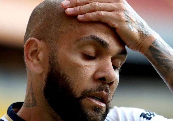 Justiça decide dar liberdade provisória para Daniel Alves sob fiança superior a R$ 5 mi