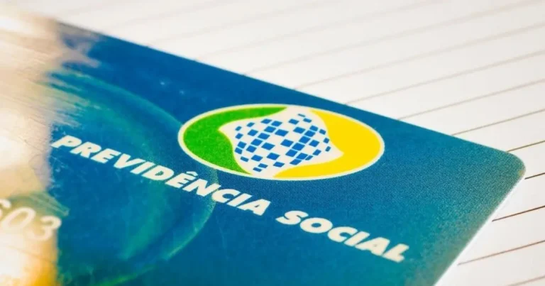 Governo antecipa 13º do INSS para abril e maio