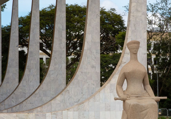 STF reconhece licença-maternidade a não gestante em união homoafetiva