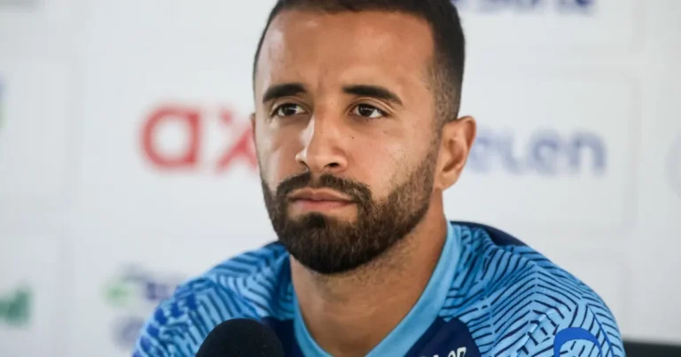 Caio Alexandre se vê em condição de jogar 100 minutos e diz que grupo do Bahia não está abalado