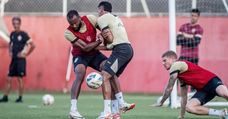 Com coletivo entre reservas, Vitória se reapresenta e inicia preparação pro Ba-Vi