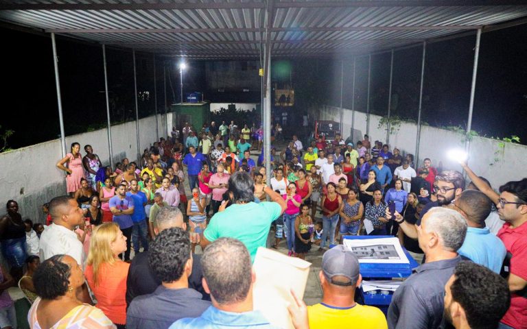 Prefeitura anuncia pacote de ações e obras para o moradores atingidos em buracão em Menino Jesus