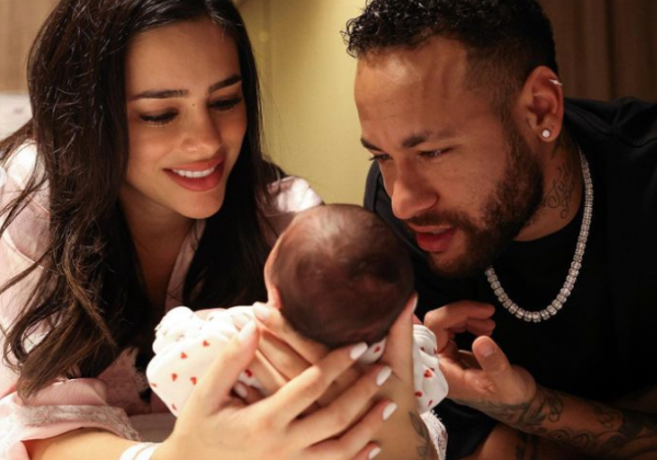 Neymar se declara para Bruna Biancardi no aniversário da influenciadora: ‘Maravilhosa’