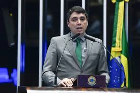 Tribunal derruba liminar e reconduz presidente do conselho da Petrobras