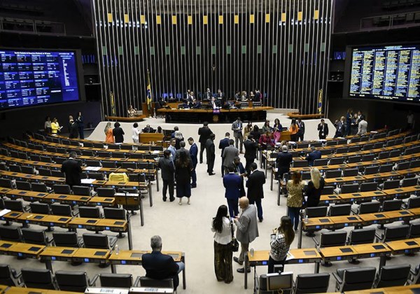 Sessão do Congresso Nacional sobre vetos presidenciais é adiada
