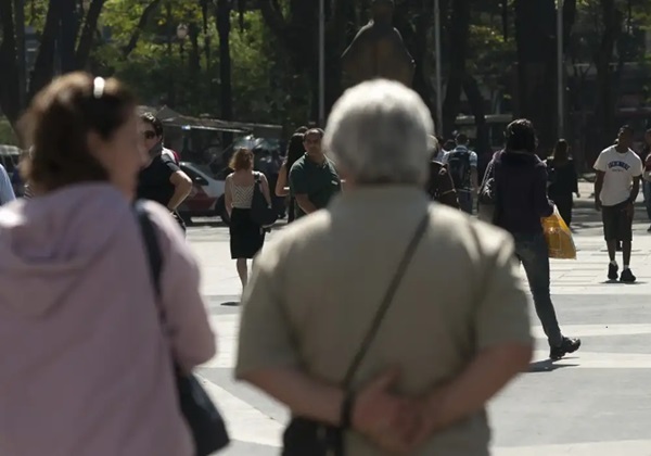 População mundial chegará a 9,9 bilhões em 2054