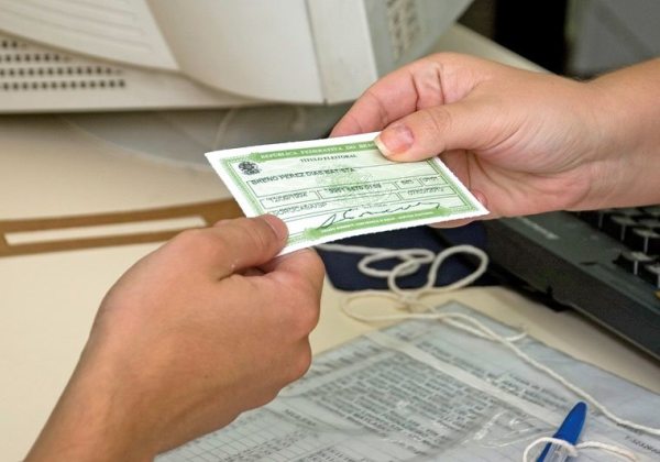 Prazo para tirar título eleitoral termina em 8 de maio