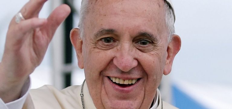 Papa Francisco telefona para arcebispo de Porto Alegre e diz que reza por vítimas das chuvas