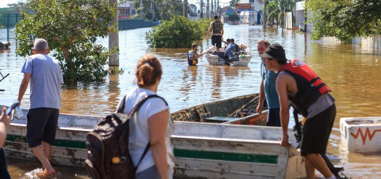 Mais de 34 mil famílias do RS vão receber Auxílio Reconstrução nesta semana