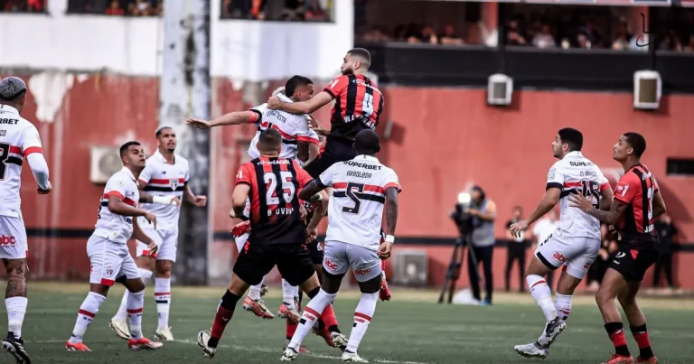 Vitória perde para o São Paulo no Barradão e segue sem vencer no Brasileiro