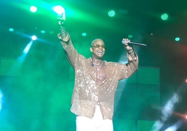 Leo Santana anuncia turnê pelo Brasil com projeto ‘PaGGodin’