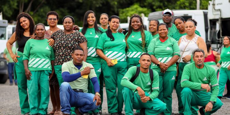 Dia do Gari: profissionais da limpeza são recepcionados com diversas ações ao dia festivo