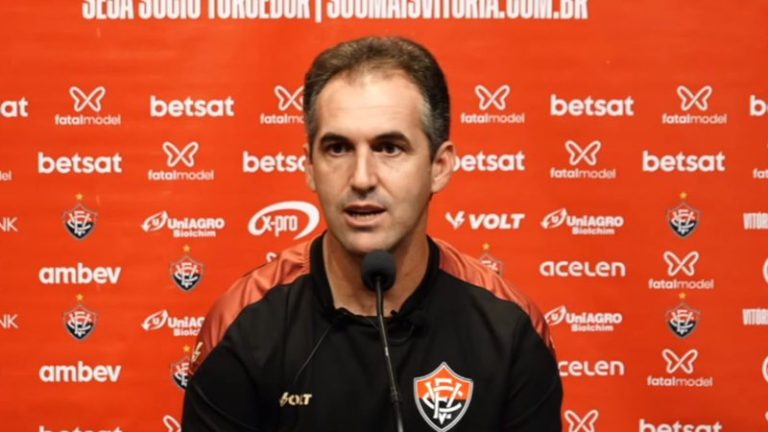 Léo Condé é demitido do Vitória e anúncio oficial deve acontecer nas próximas horas