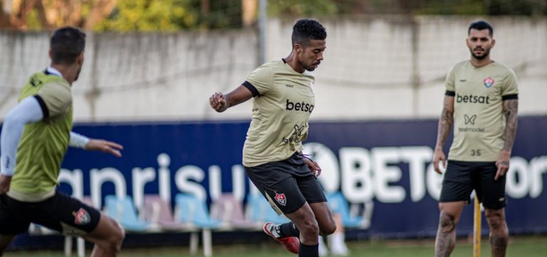 Para vencer a primeira e sair da lanterna, Vitória visita o Juventude nesta terça