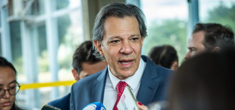 “Não vamos a Brasília dialogar, mas nos defender”, diz Haddad