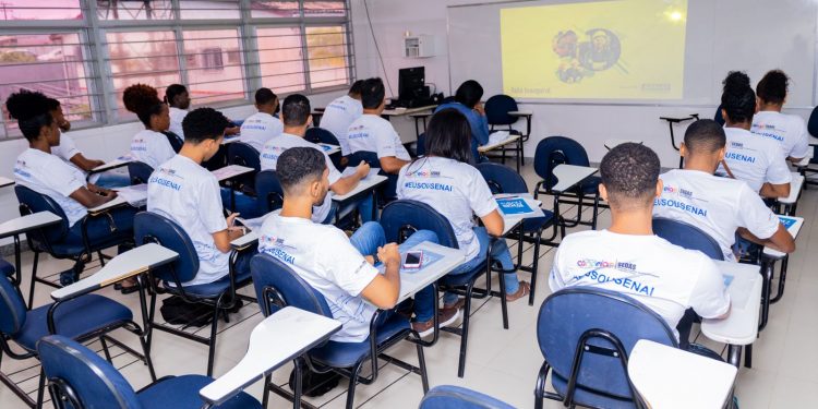 Qualifica Candeias: Aprovados no curso de Desenvolvedor de Sistemas são convocados para realização de prova final