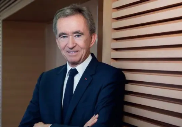 Aos 75 anos, bilionário Bernard Arnault trabalha mais de 12h por dia