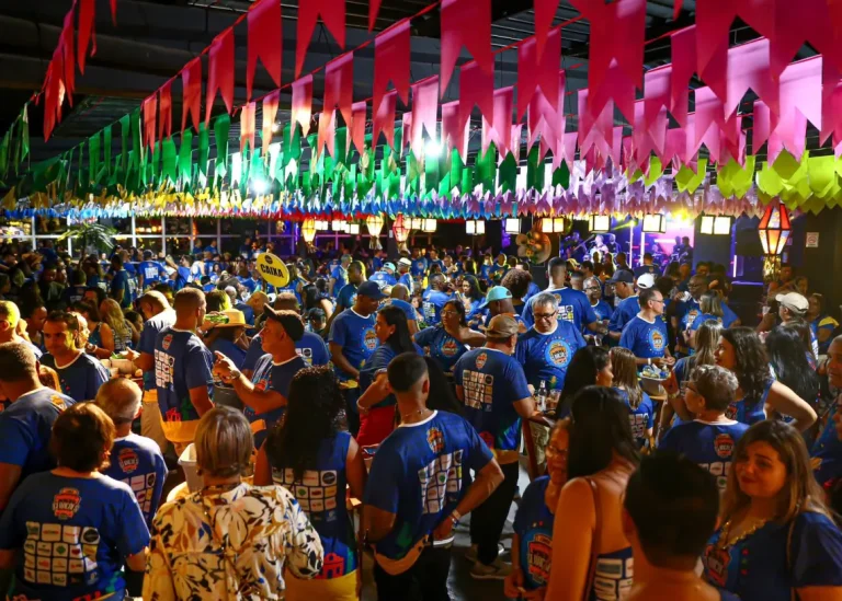 Candeias: Forró do Encontro de Gerações se consolida como a maior e melhor festa de camisa colorida da região