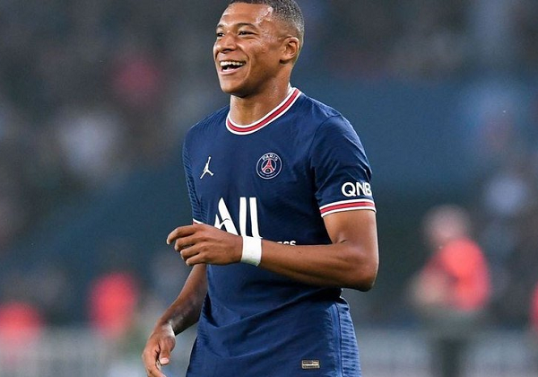Mbappé é anunciado no Real Madrid e fecha por cinco temporadas