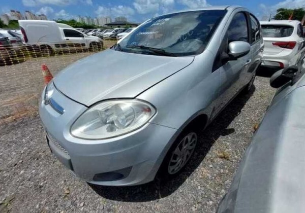 Detran leiloa carros com lances a partir de R$ 2 mil
