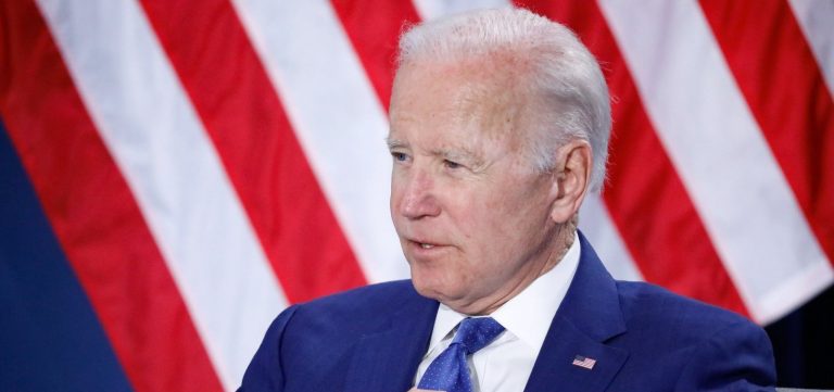 Afastado por covid, Biden retoma campanha na semana que vem