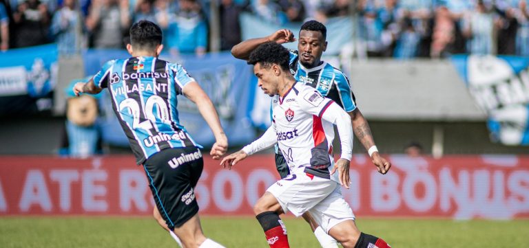 Vitória perde para o Grêmio, amplia sequência negativa e pode terminar rodada no Z-4
