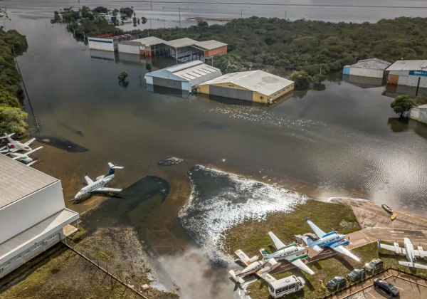 Aeroporto de Porto Alegre reabrirá parcialmente para voos em outubro