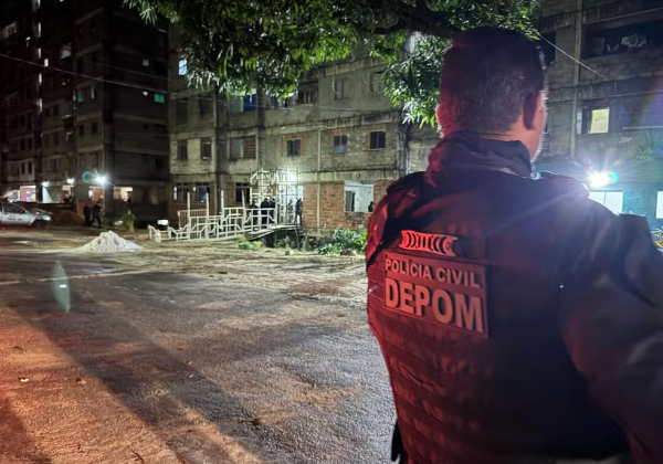 Operação da Polícia Civil reúne mais de 100 policiais e tem grupo criminoso como alvo