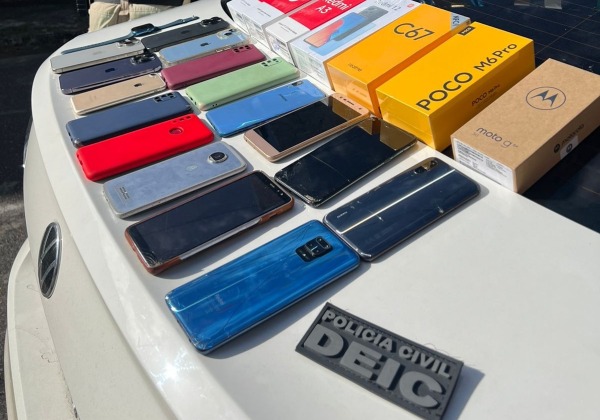 Policiais recuperam 23 celulares roubados no município