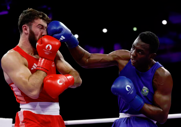 Baiano estreia com vitória no boxe, avança para quartas e pode garantir o bronze