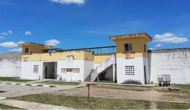 Homem vai à delegacia prestar queixa e acaba preso na Bahia