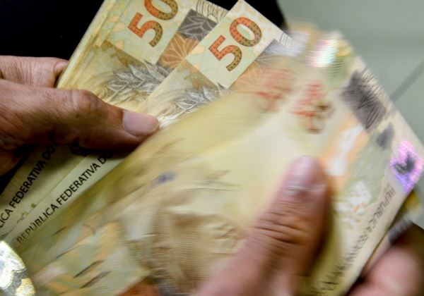 Há 30 anos, Plano Real derrubava hiperinflação e estabilizava economia