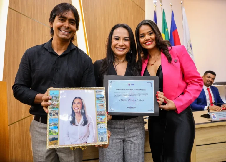 “Só faltava esse título para alegrar meu coração”, revelou Soraia Cabral ao receber honraria