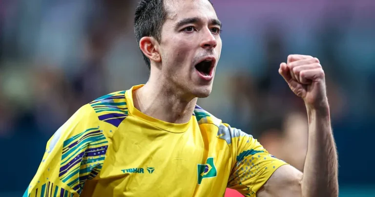 Paris-2024: Hugo Calderano conquista vaga inédita na semifinal do tênis de mesa