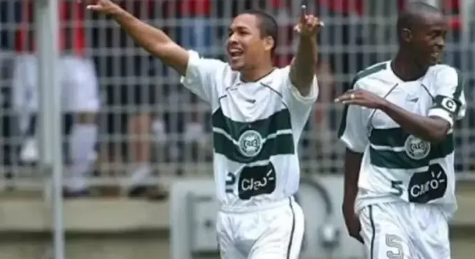 Ex-lateral do Bahia, Coritiba e Grêmio morre aos 44 anos