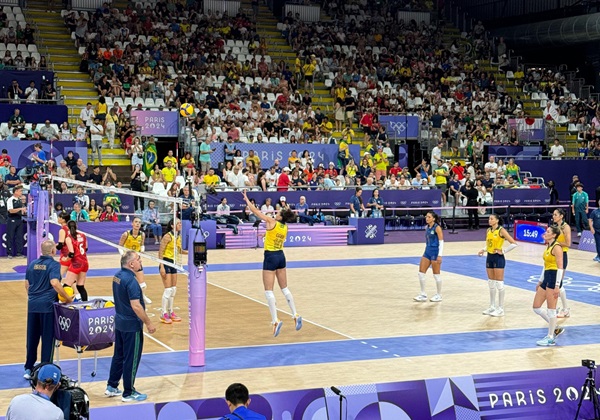 Brasil vence Japão no vôlei feminino e garante vaga nas quartas de final