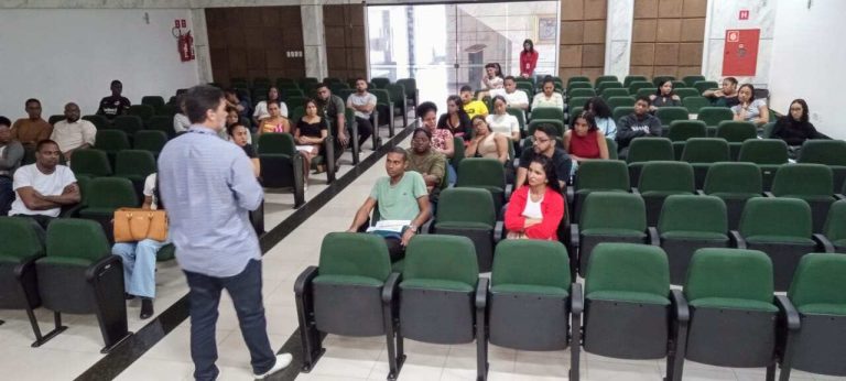 Candeias: TRE encerra treinamento de mesários na Câmara Municipal