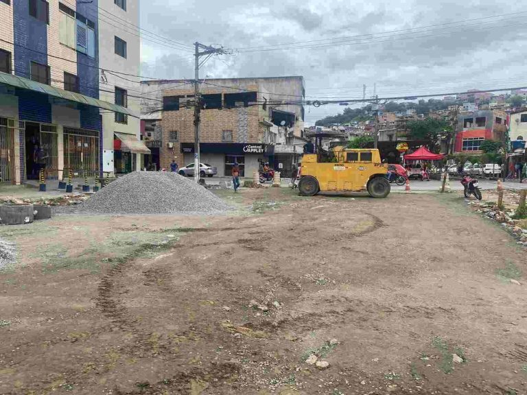 Candeias: Prefeitura inicia serviço de drenagem e pavimentação no Triângulo; obra irá beneficiar o comércio da cidade
