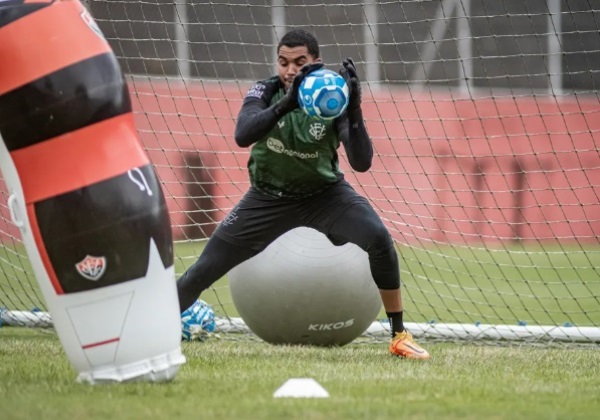 Vitórica não contará com Arcajo e Alerrandro para jogo contra Juventude