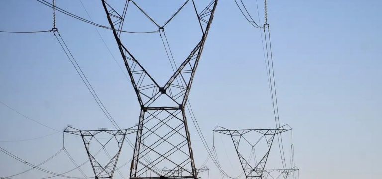 Aneel aprova venda da distribuidora de energia do Amazonas ao grupo J&F