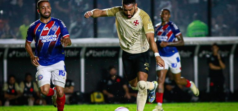 Após falhas da defesa, Bahia esboça reação, mas é derrotado pelo Vasco em São Januário