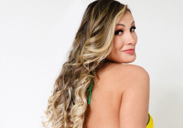 Andressa Urach investe R$ 40 mil em tatuagem no rosto; veja como ficou