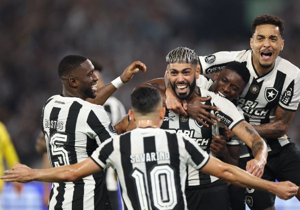 Imprensa uruguaia crava Botafogo na final após goleada sobre o Peñarol