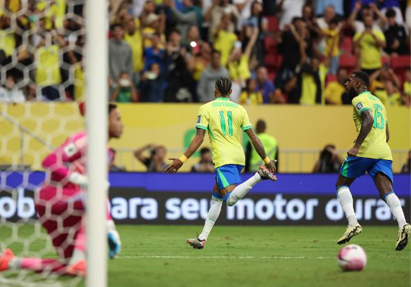 Seleção Brasileira joga bem e goleia o Peru pelas eliminatórias da Copa
